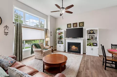 15685 Chestnut Way, Rosemount, MN 55068