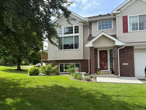 15685 Chestnut Way, Rosemount, MN 55068