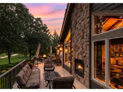 2890 Autumn Woods Dr, Chaska, MN 55318