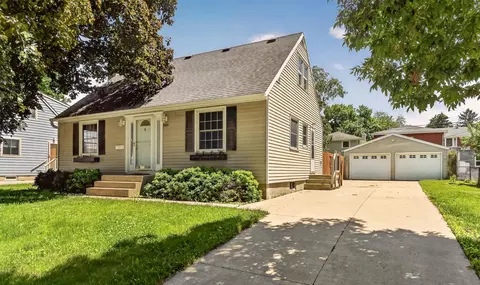 1858 23rd St NW, Rochester, MN 55901