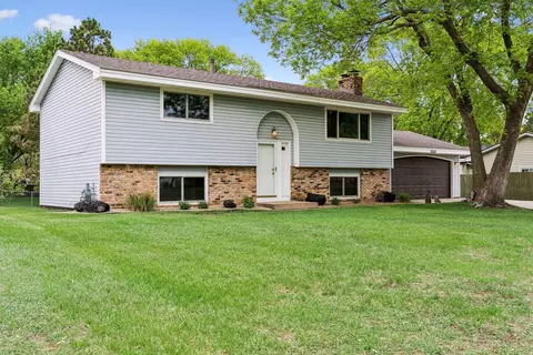 7360 Pinetree Ln NE, Fridley, MN 55432