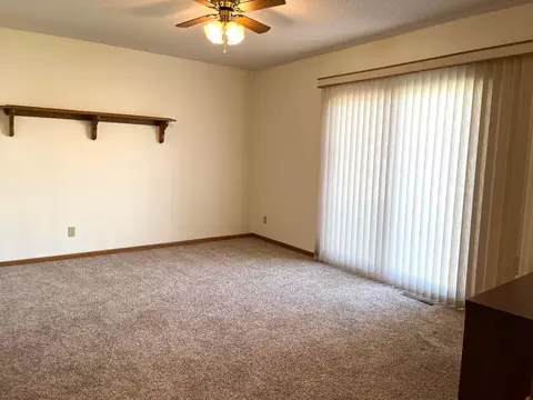 Living - 1225 6th Ave N, Windom, MN 56101 photo 5 of 5