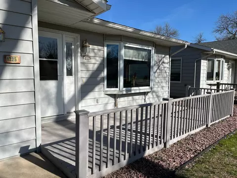 Exterior - 1225 6th Ave N, Windom, MN 56101 photo 2 of 3