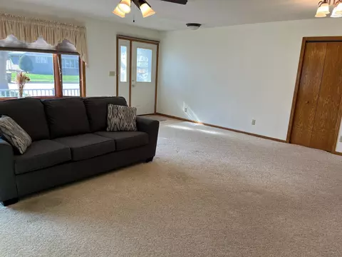 Living - 1225 6th Ave N, Windom, MN 56101 photo 2 of 5