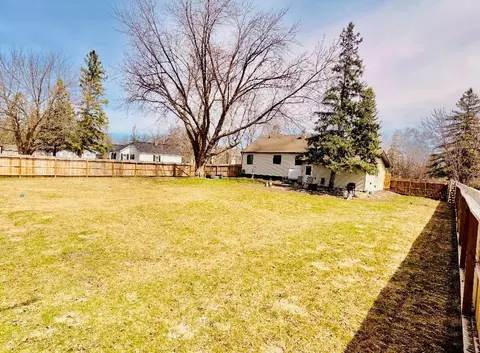 121 5th Ave NW, Baudette, MN 56623