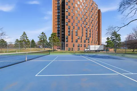 1181 Edgcumbe Rd #411, Saint Paul, MN 55105