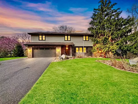 2700 Crestwood Cir, Minnetonka, MN 55305