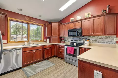 Kitchen - 29107 Danel Ave, Randolph, MN 55065 photo 2 of 4