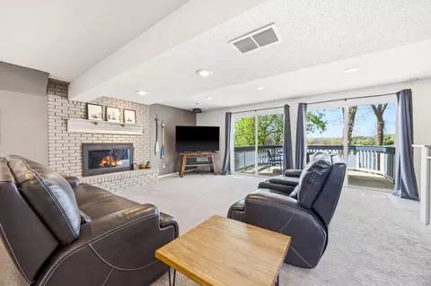 Living - 429 Reflection Rd, Apple Valley, MN 55124 photo 5 of 6