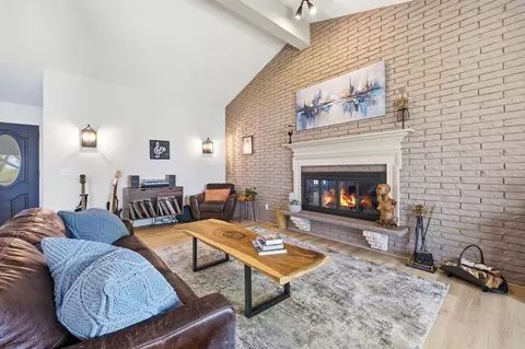 Living - 429 Reflection Rd, Apple Valley, MN 55124 photo 4 of 6