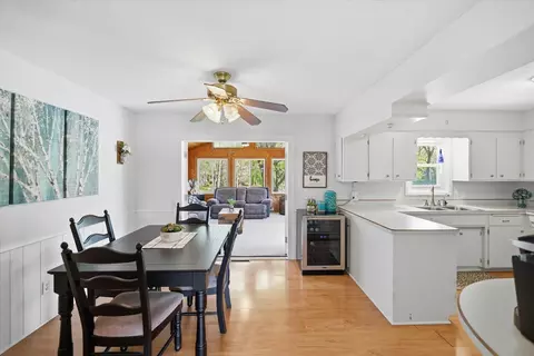 Dining - 1210 3rd Ave NE, Buffalo, MN 55313 photo 3 of 4
