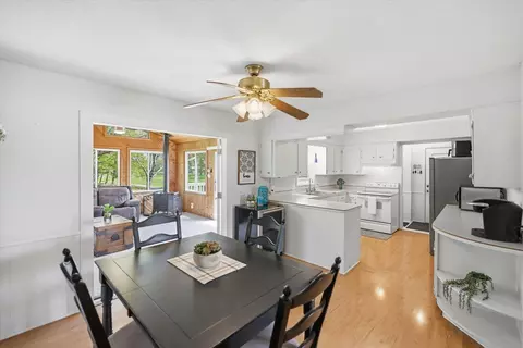 Dining - 1210 3rd Ave NE, Buffalo, MN 55313 photo 4 of 4