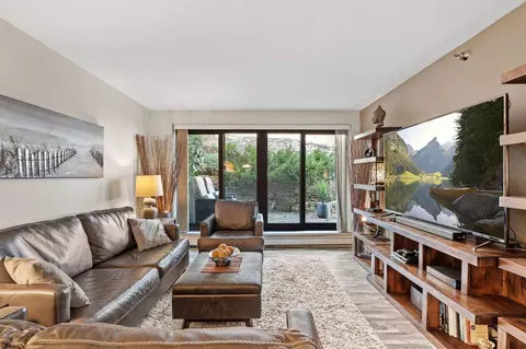 52 Groveland Ter #108, Minneapolis, MN 55403