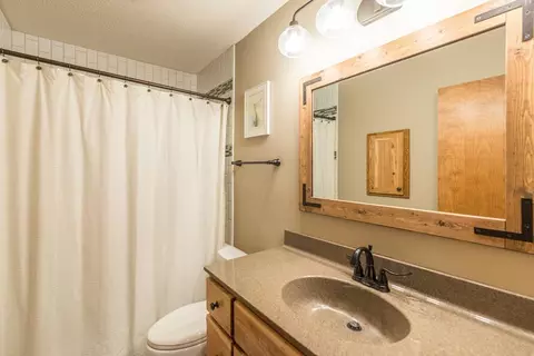 Bath - 1387 E Pointe Dr, East Gull Lake, MN 56401 photo 1 of 3