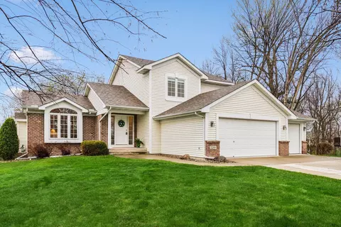 1360 Mockingbird Dr, Waconia, MN 55387