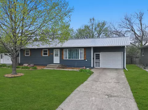 506 Elaine Ave, Marshall, MN 56258
