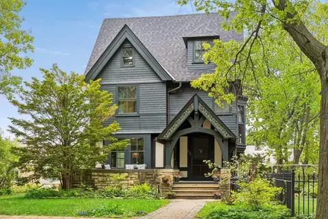 502 Grand Hl, Saint Paul, MN 55102