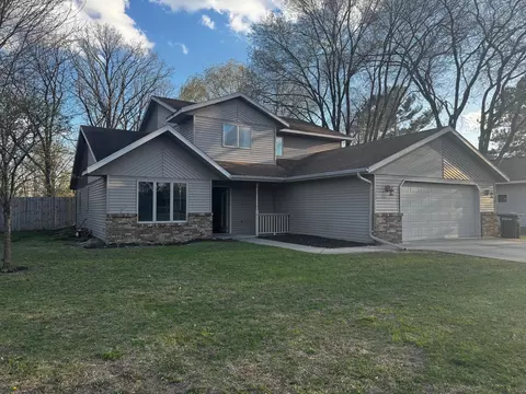 917 Lilac Ln, Little Falls, MN 56345