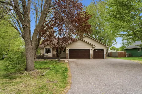 486 Forsham Lake Dr, Circle Pines, MN 55014