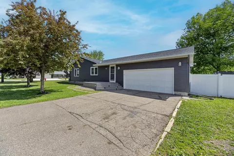 822 W Chandler St, Arlington, MN 55307