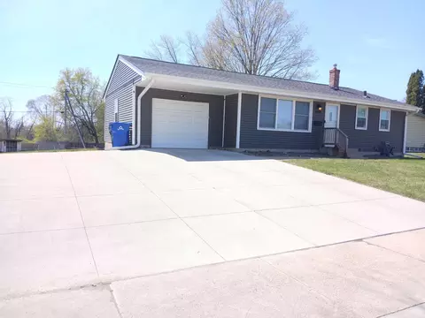 2210 Ivy Ave E, Saint Paul, MN 55119