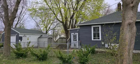 Exterior - 620 Saint Thomas Ave, Albert Lea, MN 56007 photo 4 of 5