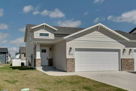 1453 69th Ave S, Fargo, ND 58104