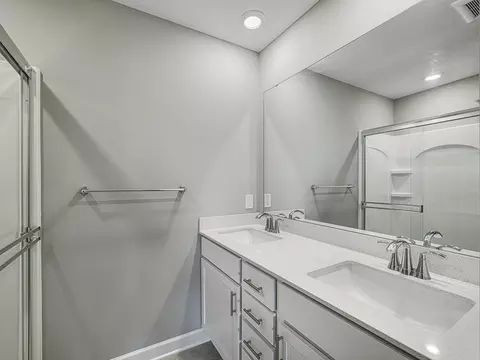 Bath - 1211 Lower 143rd St E, Rosemount, MN 55068 photo 3 of 3