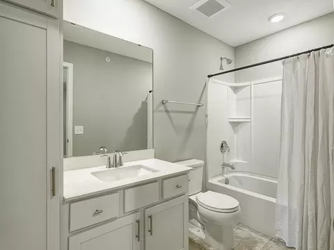 Bath - 1211 Lower 143rd St E, Rosemount, MN 55068 photo 2 of 3