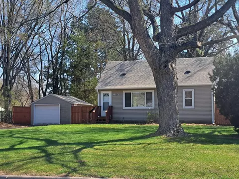 2266 Pinewood Dr, Mounds View, MN 55112