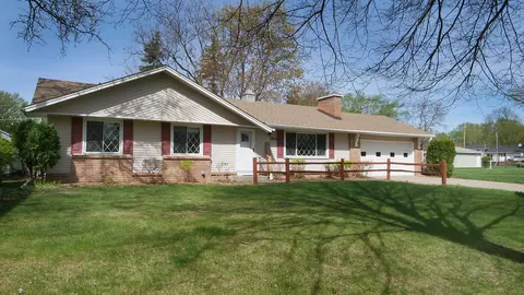164 Linden Dr, Apple Valley, MN 55124