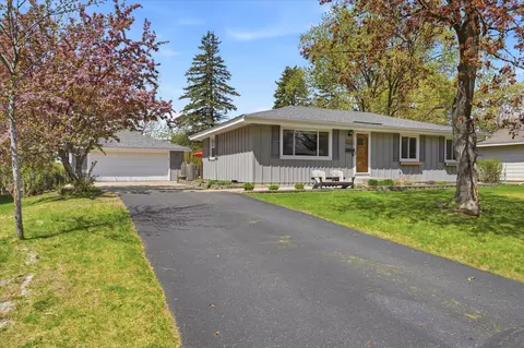 8508 Quinn Ave S, Bloomington, MN 55437