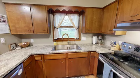 Kitchen - 1112 15th St SW, Willmar, MN 56201 photo 5 of 7