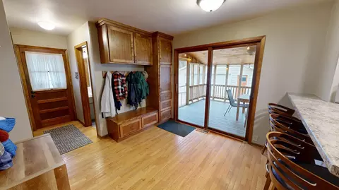 Entry Way - 1112 15th St SW, Willmar, MN 56201 photo 1 of 4