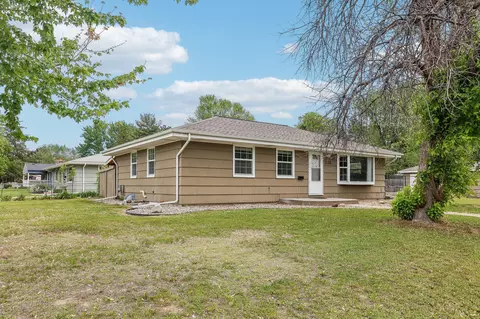 2016 W 90th St, Bloomington, MN 55431