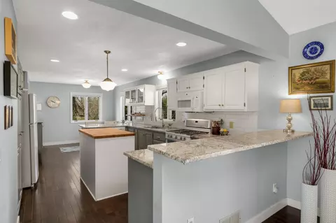 Kitchen - 19044 Xavier St NW, Elk River, MN 55330 photo 1 of 4
