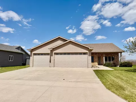 1206 6th Ave NE, Dilworth, MN 56529