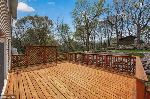 8549 Woodland Curv, Saint Bonifacius, MN 55375