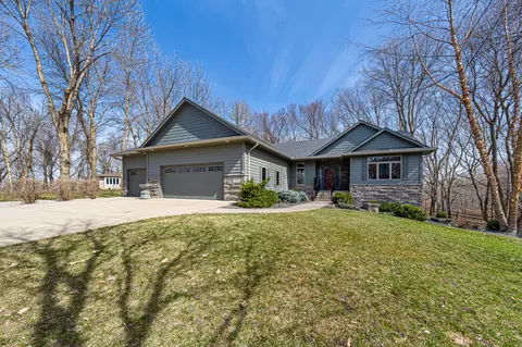 150 Joray Dr, Mankato, MN 56001