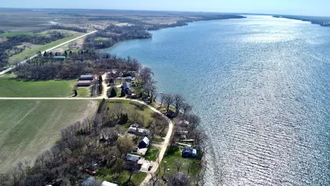 33780 Shady Oak Dr, Clinton, MN 56225