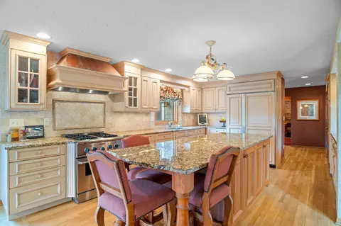 Kitchen - 2150 Crestview Dr, Excelsior, MN 55331 photo 1 of 6