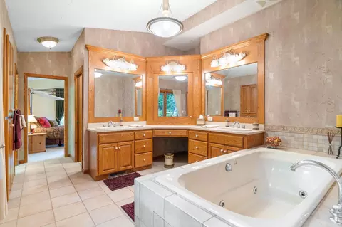 Bath - 2150 Crestview Dr, Excelsior, MN 55331 photo 1 of 10