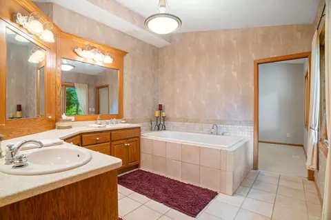 Bath - 2150 Crestview Dr, Excelsior, MN 55331 photo 2 of 10