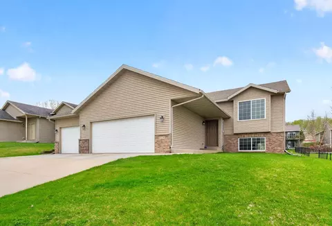 3639 Kenosha Dr NW, Rochester, MN 55901