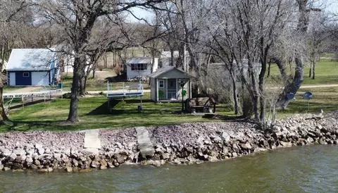 33798 Shady Oak Dr, Clinton, MN 56225