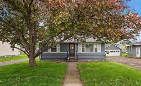 550 W 4th St, Rush City, MN 55069