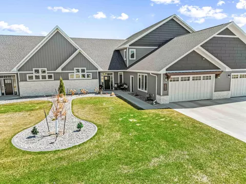 5900 31st St S, Fargo, ND 58104