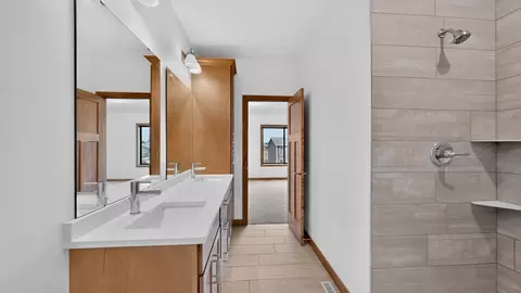 Bath - 1693 Cherry St E, Mazeppa, MN 55956 photo 4 of 4