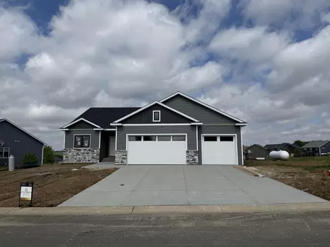 1693 Cherry St E, Mazeppa, MN 55956