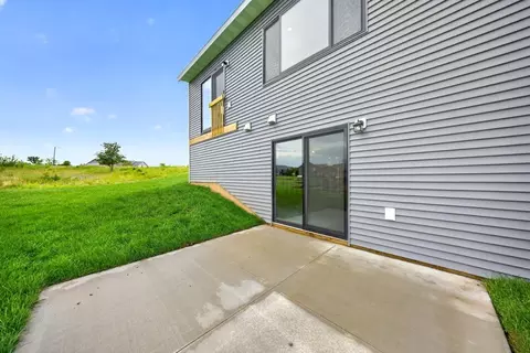 Exterior - 1693 Cherry St E, Mazeppa, MN 55956 photo 8 of 9